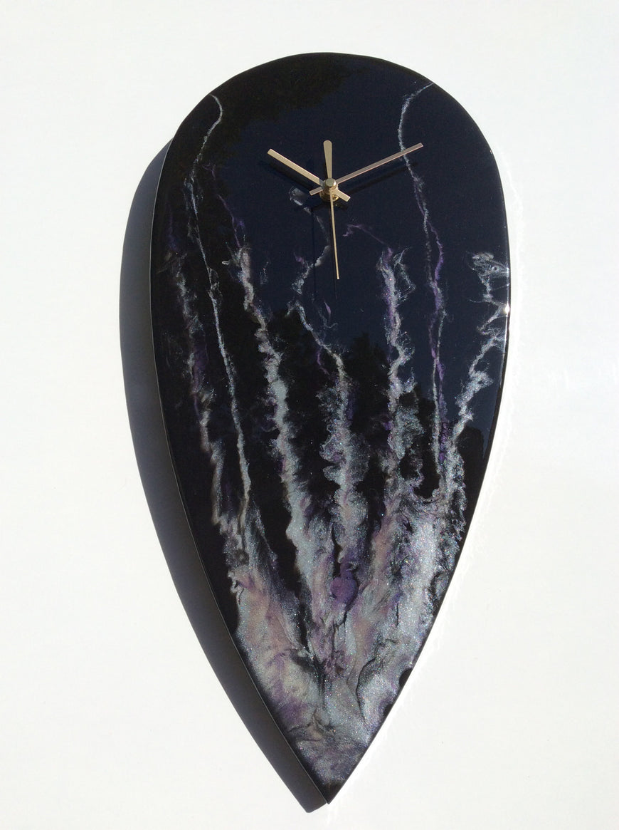 Black and Silver Resin Clock